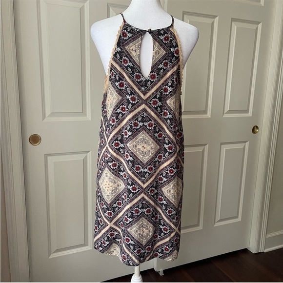 Xhiliration Bandanna Print Halter Neck Dress Lace Trim Floral Pullover A-Line - Picture 3 of 9